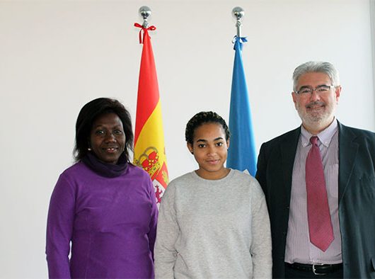 Priscillia Lois Mourou, Eugenie Eyeang y Roberto Ruiz hoy en UNEATLANTICO | Gabón