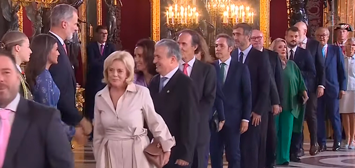 UNEATLANTICO, représentée par FUNIBER, assiste à la traditionnelle réception avec le roi et la reine d’Espagne à l’occasion de la Journée nationale de la fête nationale espagnole