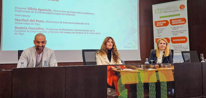 La docteur Silvia Aparicio, vice-rectrice à la planification académique et à la faculté de l’UNEATLANTICO, participe à la CONFEDE qui s’est tenue à Ourense