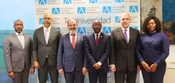 L’ancien vice-président de la République d’Angola, le Dr Bornito de Sousa, visite UNEATLANTICO en compagnie des hautes autorités de l’Ambassade d’Angola en Espagne