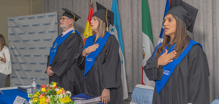 UNEATLANTICO remet des diplômes à des étudiants honduriens