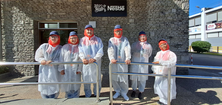 Les étudiants du CTA et de l’IIAA visitent les installations de Nestlé en compagnie du professeur Javier Gómez