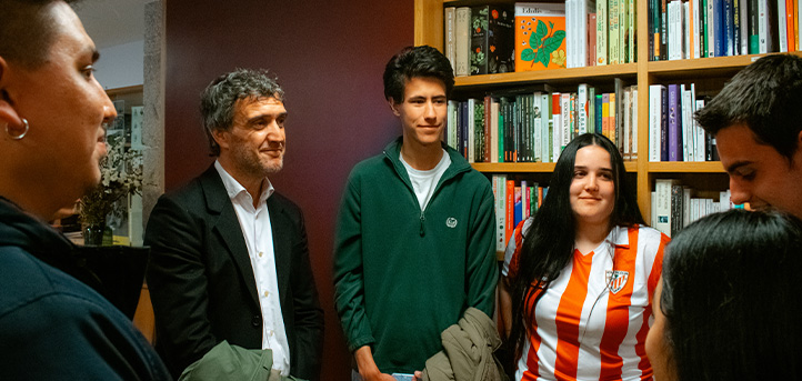 Les étudiants d’UNEATLANTICO assistent à la présentation du livre « Directors » de Fernando Belzunce