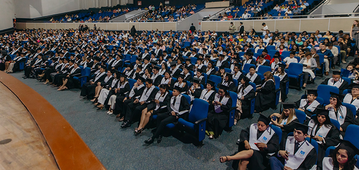 UNEATLANTICO célèbre la remise de diplômes à des étudiants équatoriens bénéficiaires de bourses FUNIBER