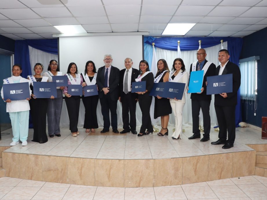 UNEATLANTICO organise une cérémonie de remise des diplômes à Chiriquí, au Panama