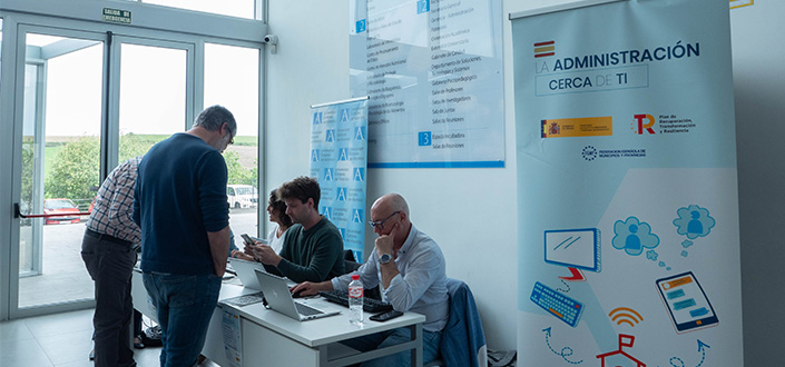 « L’administration près de chez vous » visite les installations ‘UNEATLANTICO pour apporter son soutien dans les démarches administratives.