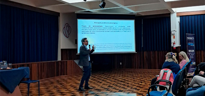 UNEATLANTICO et FUNIBER organisent une conférence sur la santé mentale au Brésil