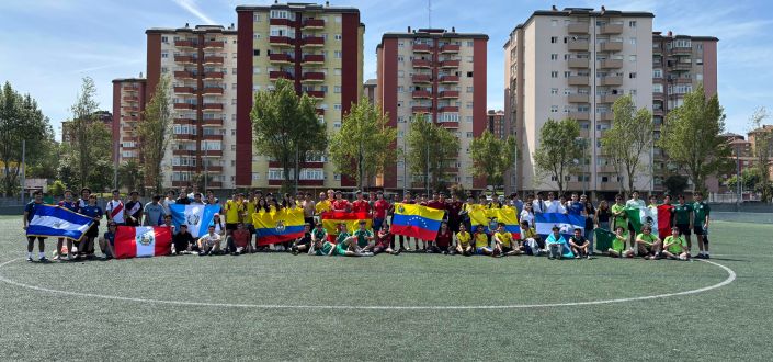 Une centaine d’étudiants de l’UNEATLANTICO profitent du « Mundialito de Fútbol » organisé en collaboration avec le Real Racing Club