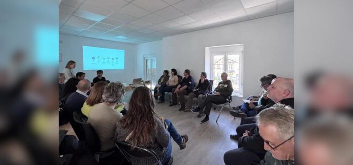 Pablo Oria, professeur à l’UNEATLANTICO, participe à la table ronde sectorielle des producteurs locaux du géoparc UNESCO Costa Quebrada