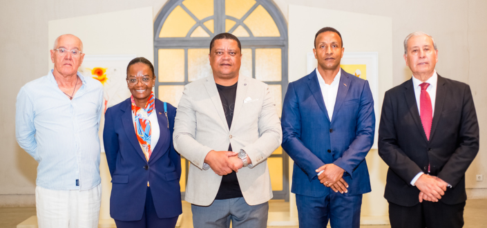 L’œuvre culturelle de UNEATLANTICO et FUNIBER inaugure l’exposition « La conquête du cosmos » de Salvador Dali à Benguela, en Angola