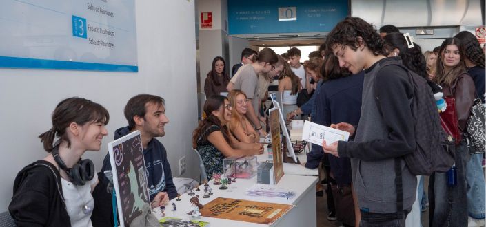 UNEATLANTICO célèbre la « Feria Vive tu Campus » en présentant des activités parascolaires aux élèves