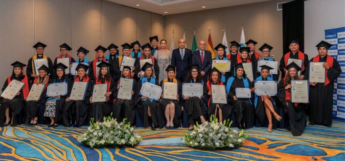 UNEATLANTICO célèbre une remise de diplômes à des étudiants boursiers du Mexique