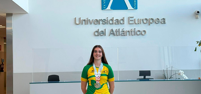 Andrea Montes Oñate, étudiante à UNEATLANTICO, remporte deux médailles d’or et une d’argent au Championnat d’Espagne de bateau-dragon