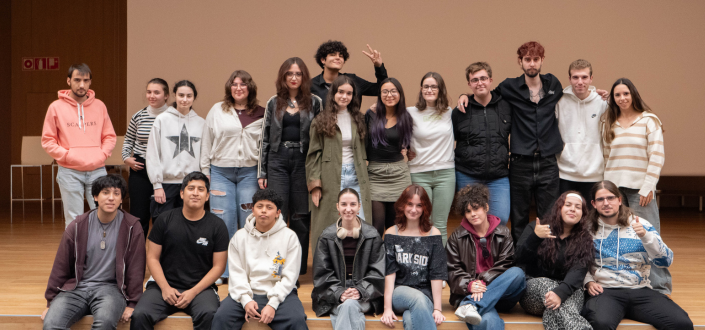 L’Aula de Teatro lève à nouveau le rideau et invite les étudiants à participer à cette activité.