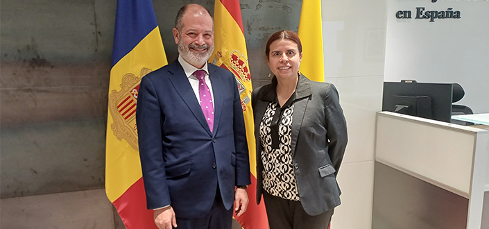 Rubén Calderón, recteur de l’UNEATLÁNTICO, effectue une visite à l’ambassade de Colombie en Espagne